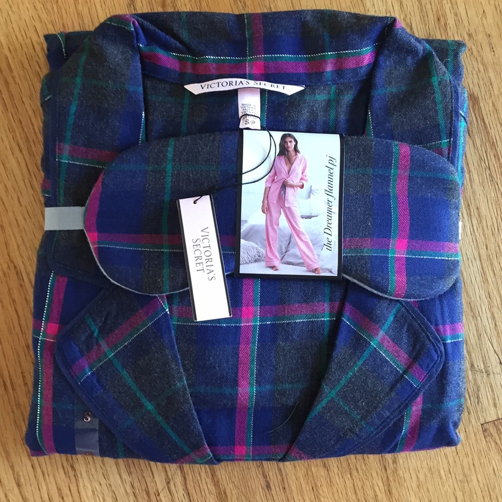 Victoria’s Secret Flannel Pajamas new with tags